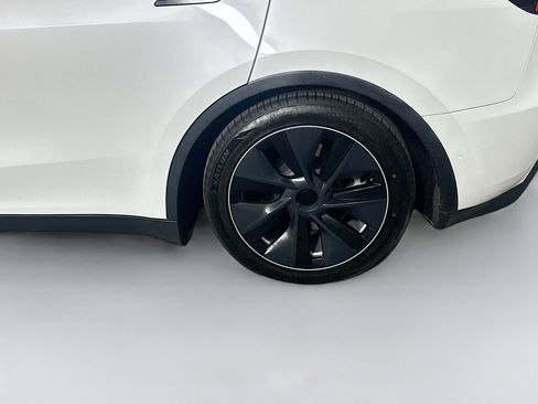 Used 2021 Tesla Model Y Long Range AWD/4WD image 11