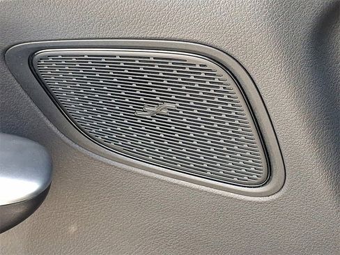 Used 2024 Mercedes-Benz GLC 300 4MATIC image 24