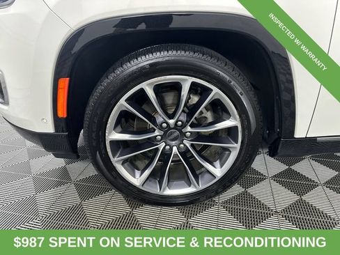 Certified 2022 Jeep Wagoneer Series III w/ Premium Group I AWD/4WD image 2
