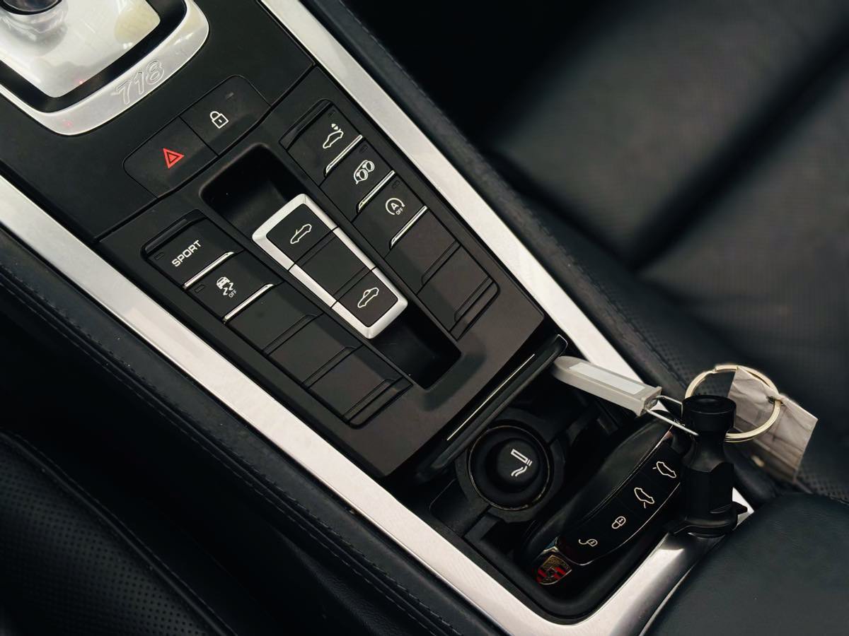 Used 2019 Porsche 718 Boxster RWD image 53