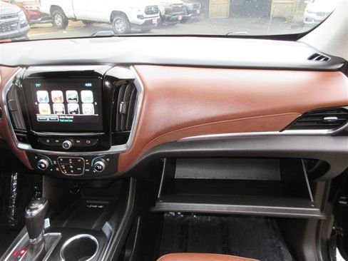 Used 2018 Chevrolet Traverse High Country w/ LPO, 'HIT The Road' Package AWD/4WD image 38
