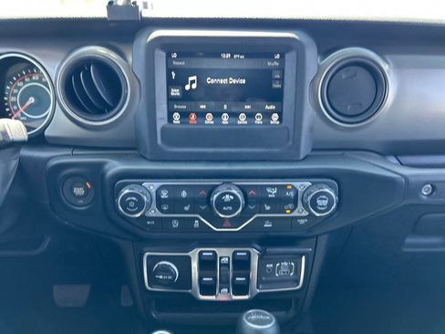 Used 2023 Jeep Gladiator Sport AWD/4WD image 18