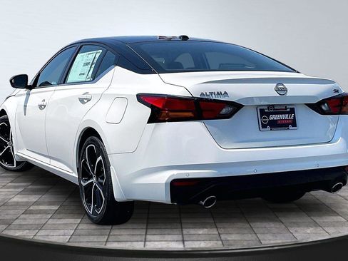 New 2026 Nissan Altima 2.5 SR FWD image 4