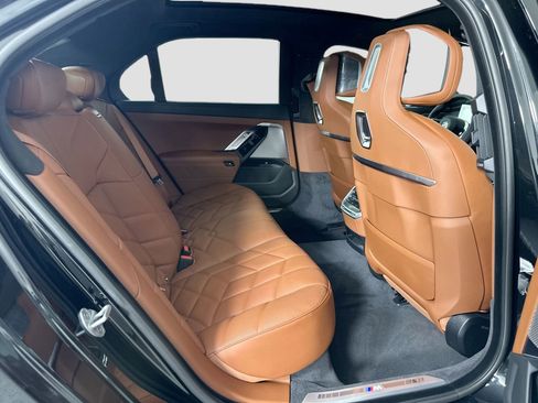 New 2025 BMW 740i xDrive w/ Executive Package image 24