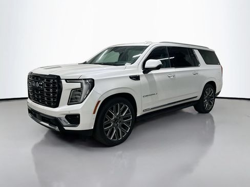 Used 2025 GMC Yukon XL Denali Ultimate AWD/4WD image 1
