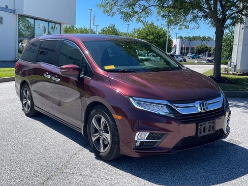 Used 2018 Honda Odyssey Touring image 3