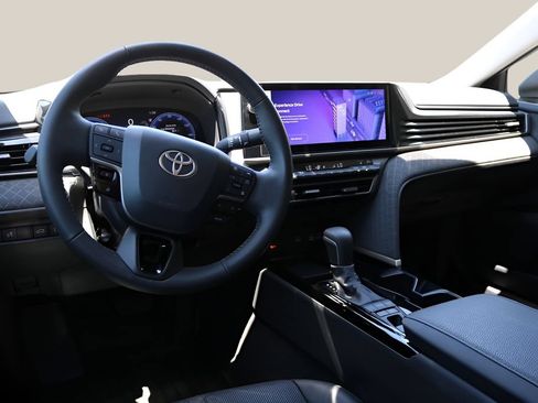 Used 2026 Toyota Camry XLE FWD image 13