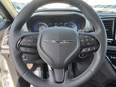 Used 2024 Chrysler Pacifica Touring FWD image 24