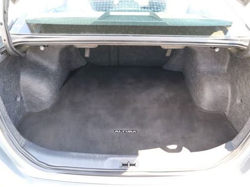 Used 2025 Nissan Altima 2.5 SV FWD image 8