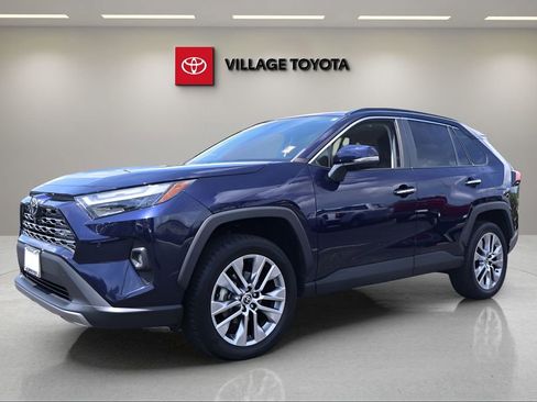 Certified 2022 Toyota RAV4 Limited FWD image 1