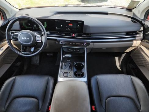 Certified 2025 Kia Carnival FWD image 22