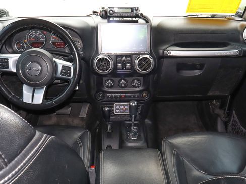 Used 2017 Jeep Wrangler Unlimited Rubicon image 33