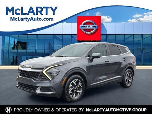 Used 2025 Kia Sportage LX FWD image 1