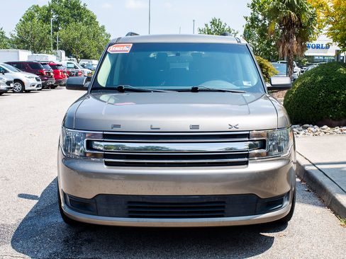 Used 2013 Ford Flex SE FWD image 2
