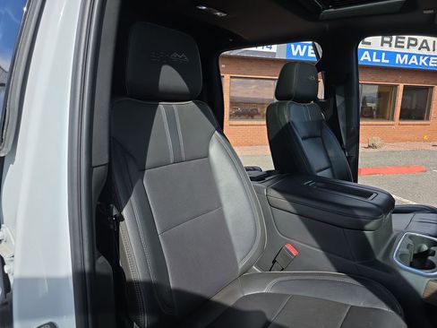 Used 2019 Chevrolet Silverado 1500 High Country w/ Technology Package AWD/4WD image 29