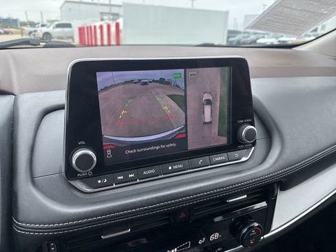 Used 2021 Nissan Rogue SV FWD image 13