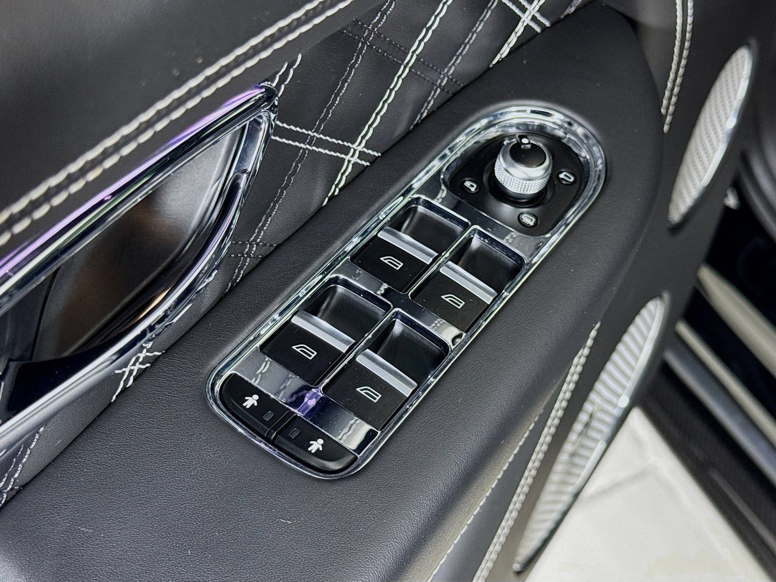 Certified 2021 Bentley Bentayga AWD/4WD image 17