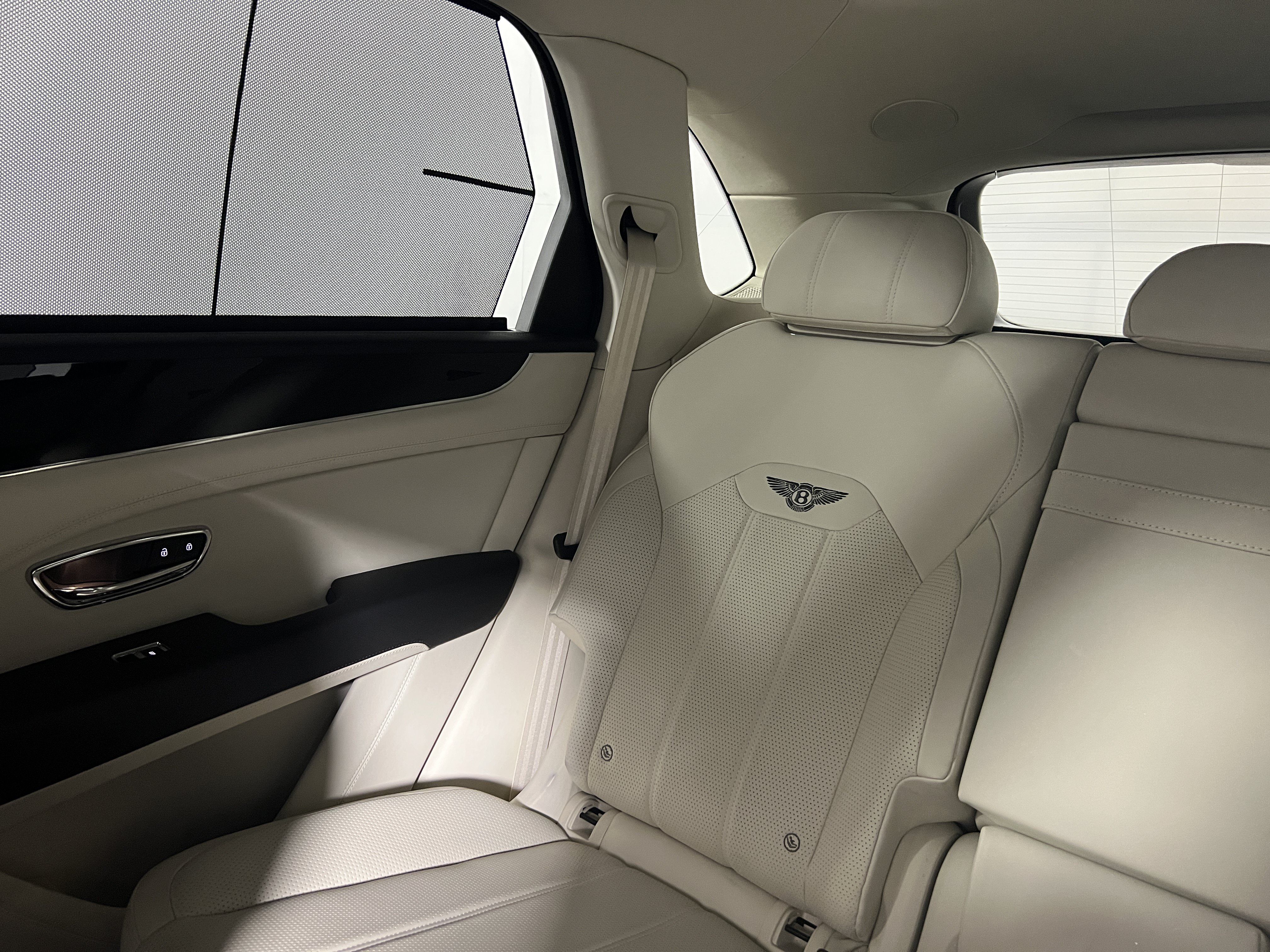 Used 2021 Bentley Bentayga AWD/4WD image 13