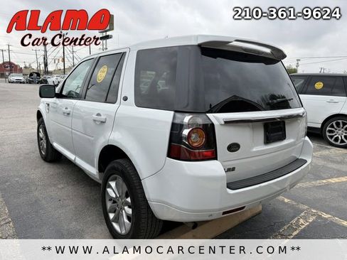 Used 2014 Land Rover LR2 HSE image 3