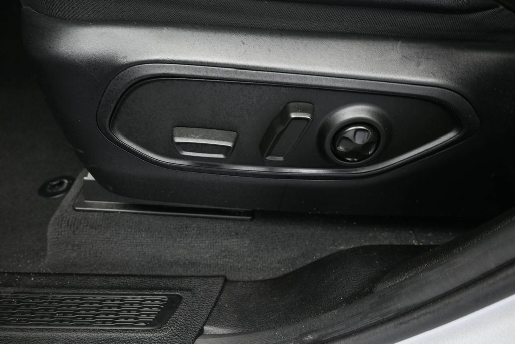 Used 2024 Jeep Grand Cherokee Altitude RWD image 22