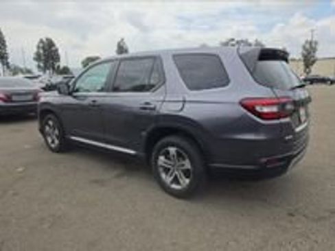 Used 2025 Honda Pilot EX-L image 11