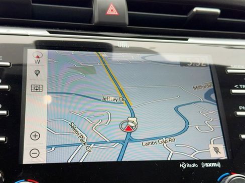 Used 2019 Toyota Camry XLE w/ Navigation Package image 14