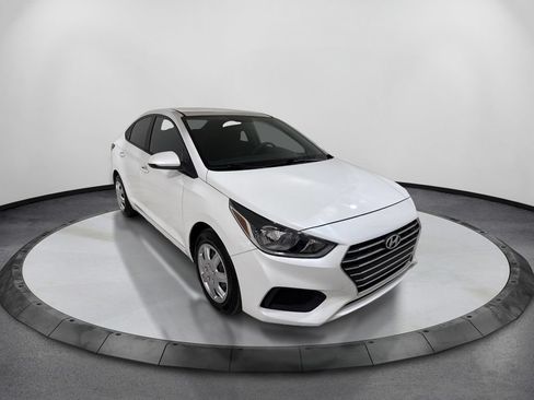 Used 2022 Hyundai Accent SE FWD image 3