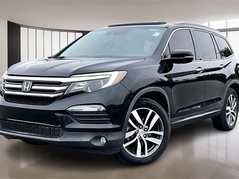 Used 2016 Honda Pilot Touring image 1