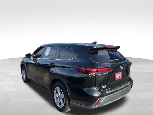 Used 2023 Toyota Highlander L image 27