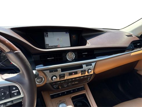 Used 2018 Lexus ES 350 w/ Luxury Package w/Wood Trim FWD image 14