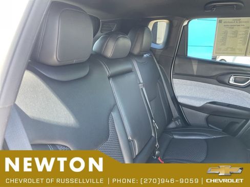 Used 2025 Jeep Compass Latitude AWD/4WD image 32