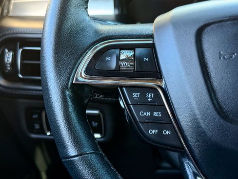 Certified 2023 Lincoln Nautilus AWD w/ Premium Package image 36