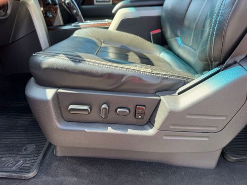 Used 2012 Ford F150 Lariat w/ Lariat Chrome Pkg image 16