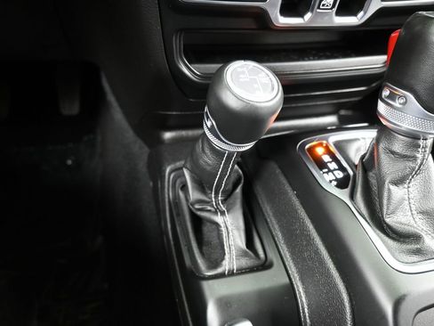 Used 2023 Jeep Wrangler Unlimited Sahara image 26