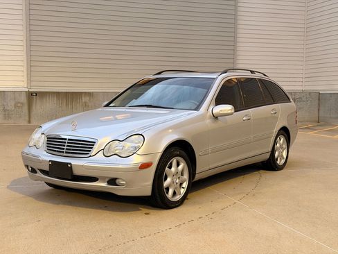 Used 2002 Mercedes-Benz C 320 Wagon image 3