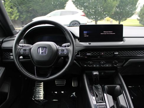 Used 2024 Honda Accord Sport image 15