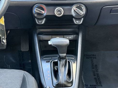 Used 2022 Kia Rio S image 17