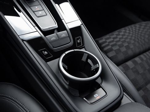 Certified 2026 Porsche 911 Targa 4 GTS image 31