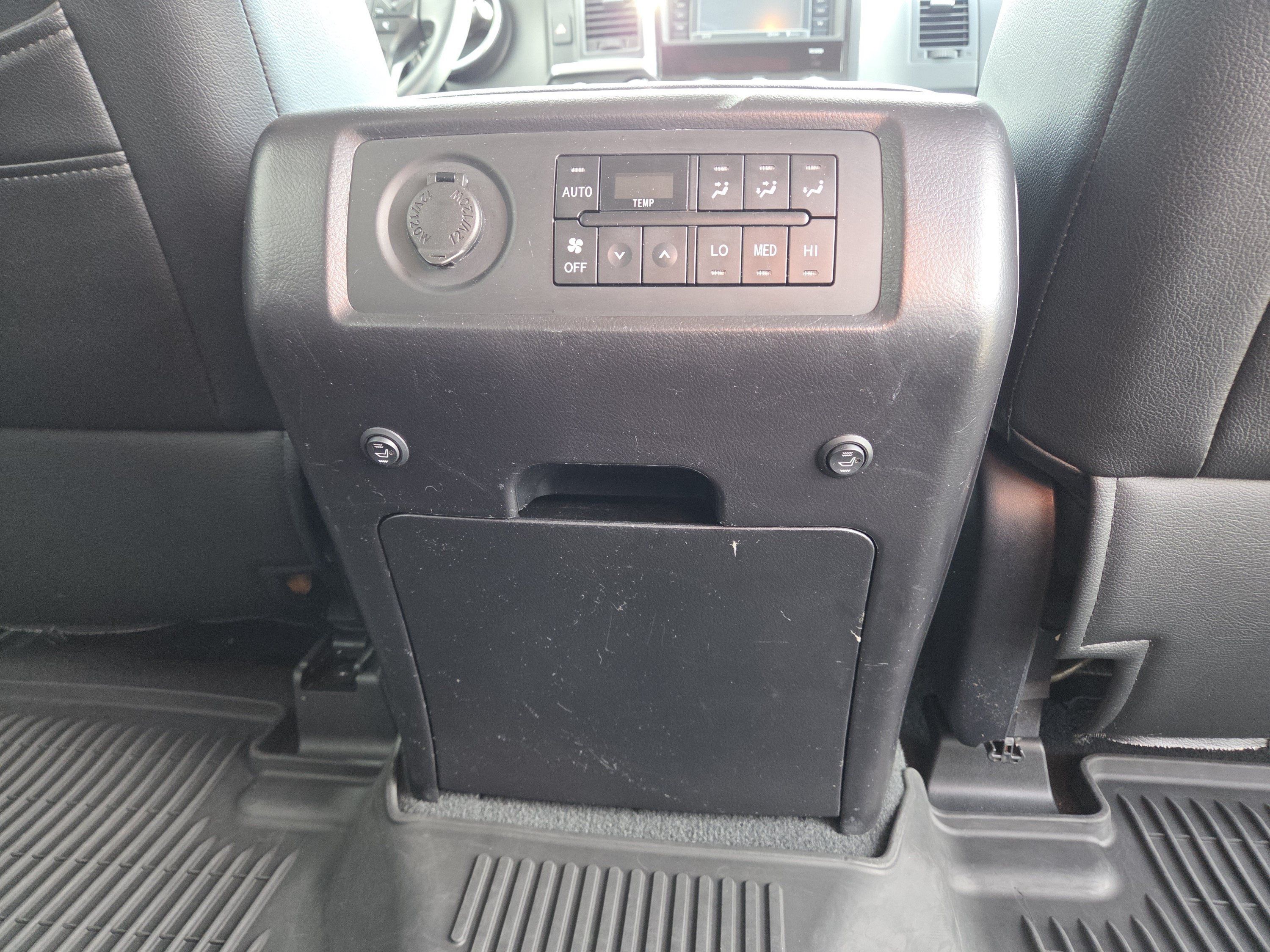 Used 2019 Toyota Sequoia TRD Sport AWD/4WD image 29