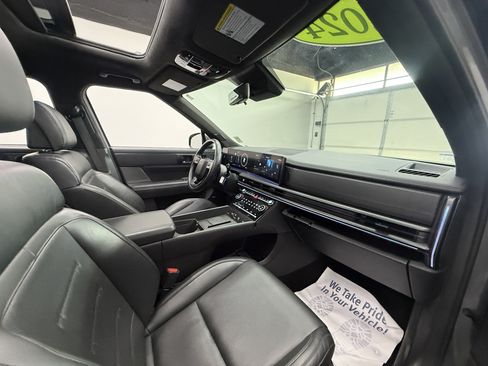 Used 2024 Hyundai Santa Fe Calligraphy AWD/4WD image 21