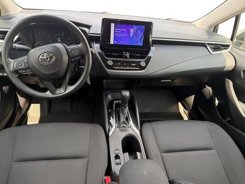 Used 2025 Toyota Corolla LE FWD image 17