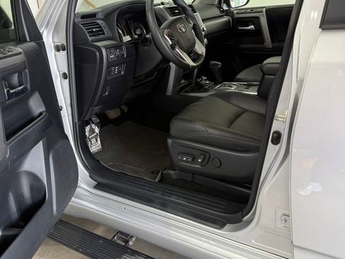 Used 2022 Toyota 4Runner TRD Sport AWD/4WD image 7