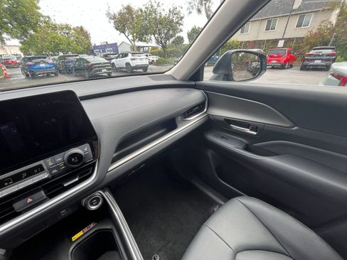 Used 2025 Toyota Grand Highlander FWD image 37