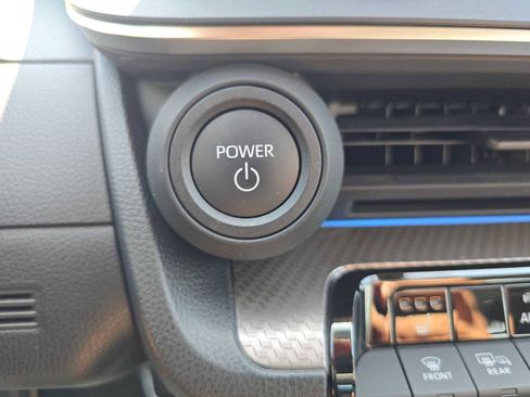 Used 2025 Toyota Prius XLE image 30