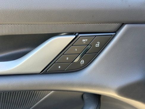 Used 2025 Porsche Taycan 4S AWD/4WD image 18