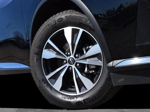 Certified 2024 Nissan Murano SV image 3