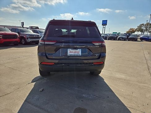 Used 2022 Jeep Grand Cherokee Altitude image 4