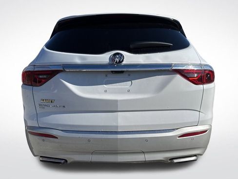 Used 2024 Buick Enclave Premium image 5