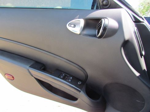 Used 2006 Nissan 350Z Enthusiast w/ (N93) Cargo Convenience Pkg image 20