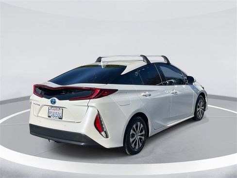 Used 2017 Toyota Prius Prime Advanced image 5